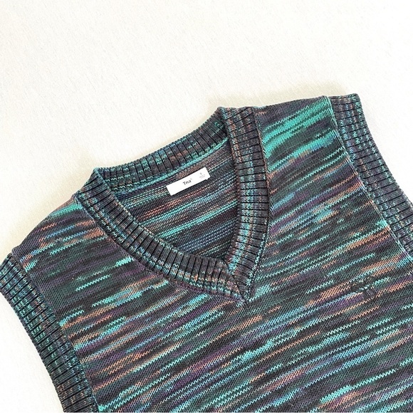 Aritzia TNA Cropped Cotton Multicolour Sweater Vest - Picture 2 of 9